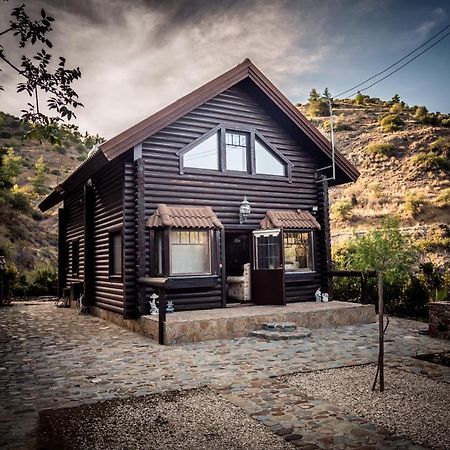 *2 bdr log house /mountains/Queen bed/fireplace Gourri Extérieur photo