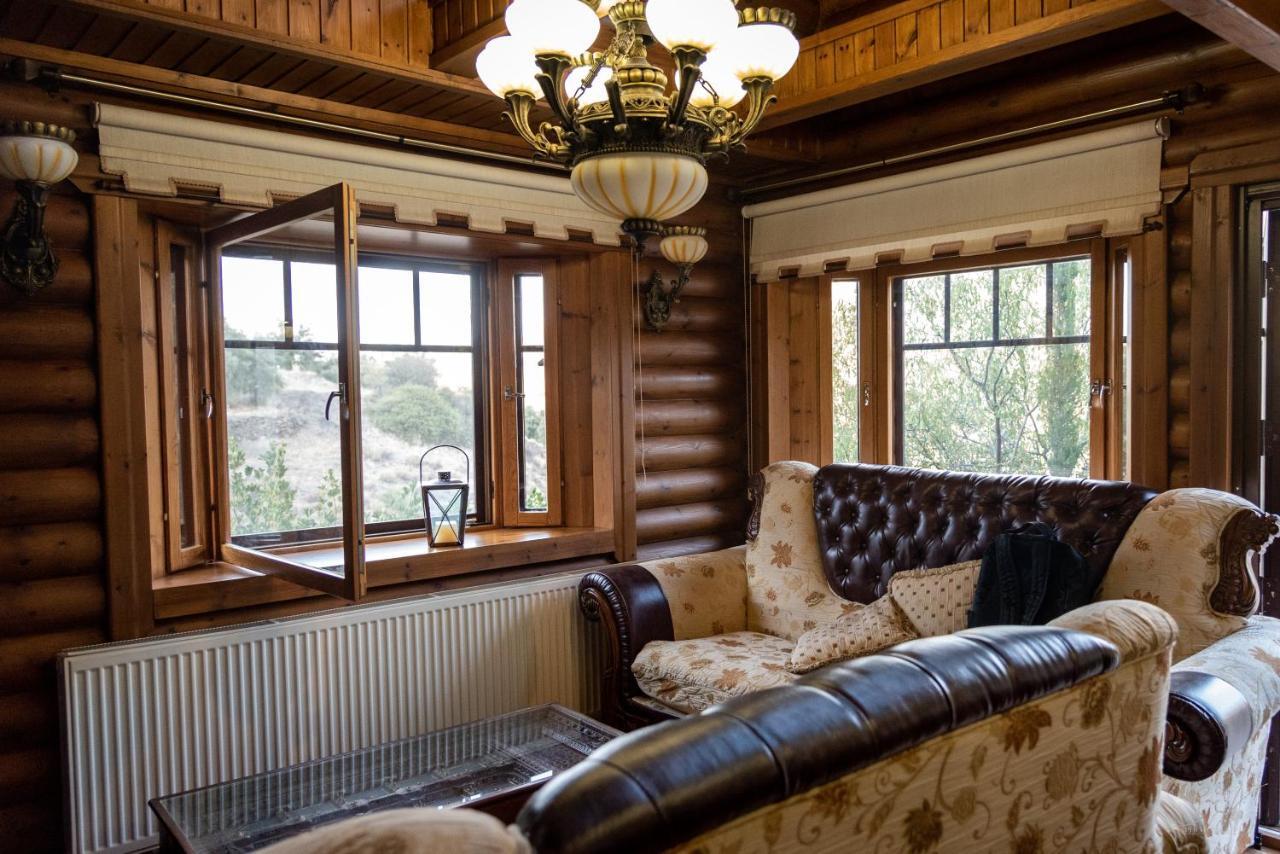*2 bdr log house /mountains/Queen bed/fireplace Gourri Extérieur photo