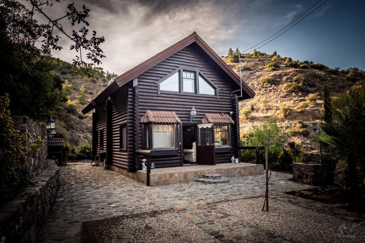 *2 bdr log house /mountains/Queen bed/fireplace Gourri Extérieur photo