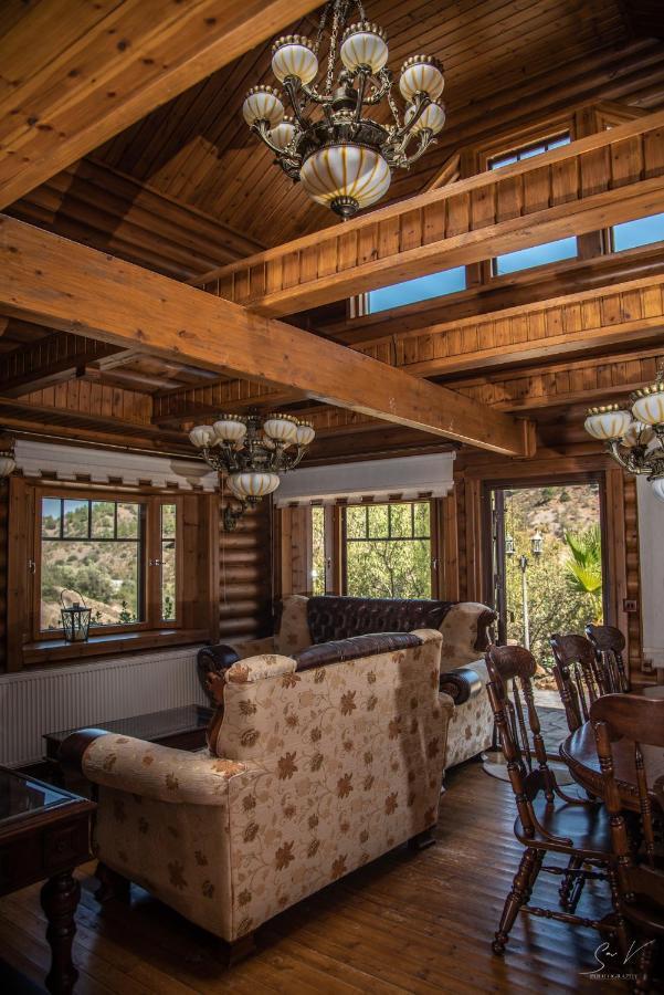*2 bdr log house /mountains/Queen bed/fireplace Gourri Extérieur photo